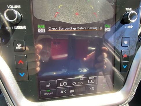 Certified 2025 Subaru Outback Limited AWD/4WD image 28