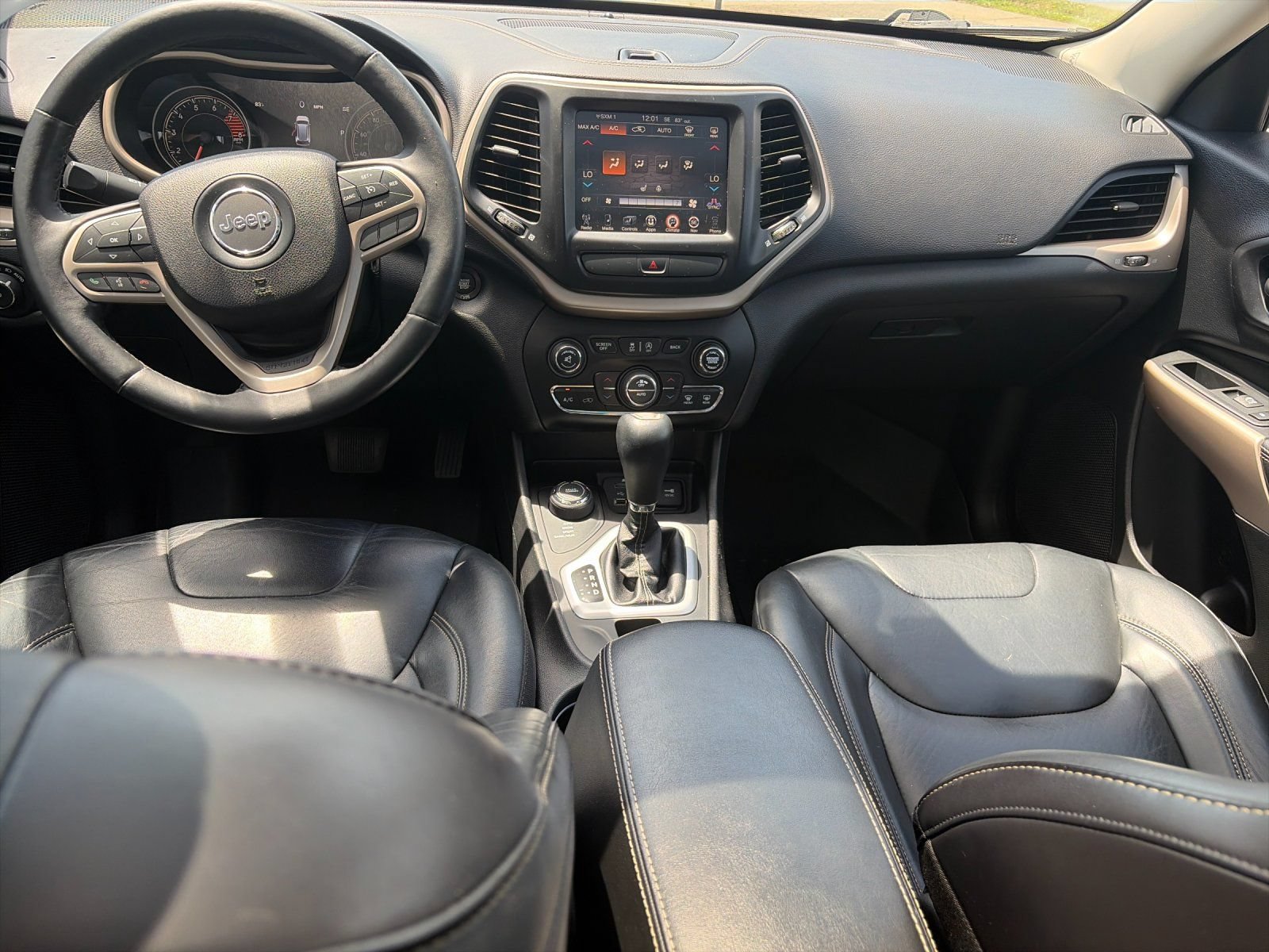 Used 2017 Jeep Cherokee Limited AWD/4WD image 13