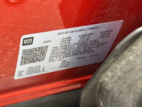 Used 2024 Chevrolet Trax RS w/ Sunroof Package FWD image 17