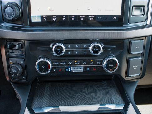 Used 2024 Ford F350 Platinum AWD/4WD image 20