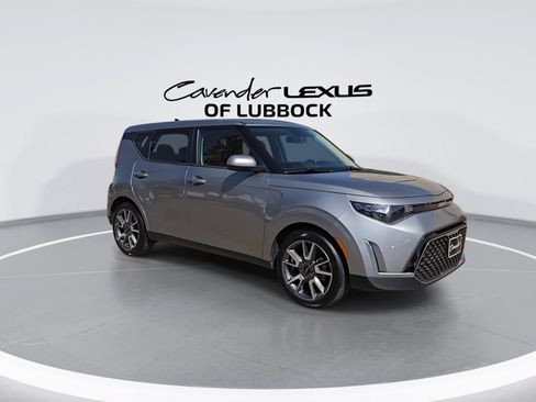 Used 2024 Kia Soul EX w/ Option Group 015 FWD image 2