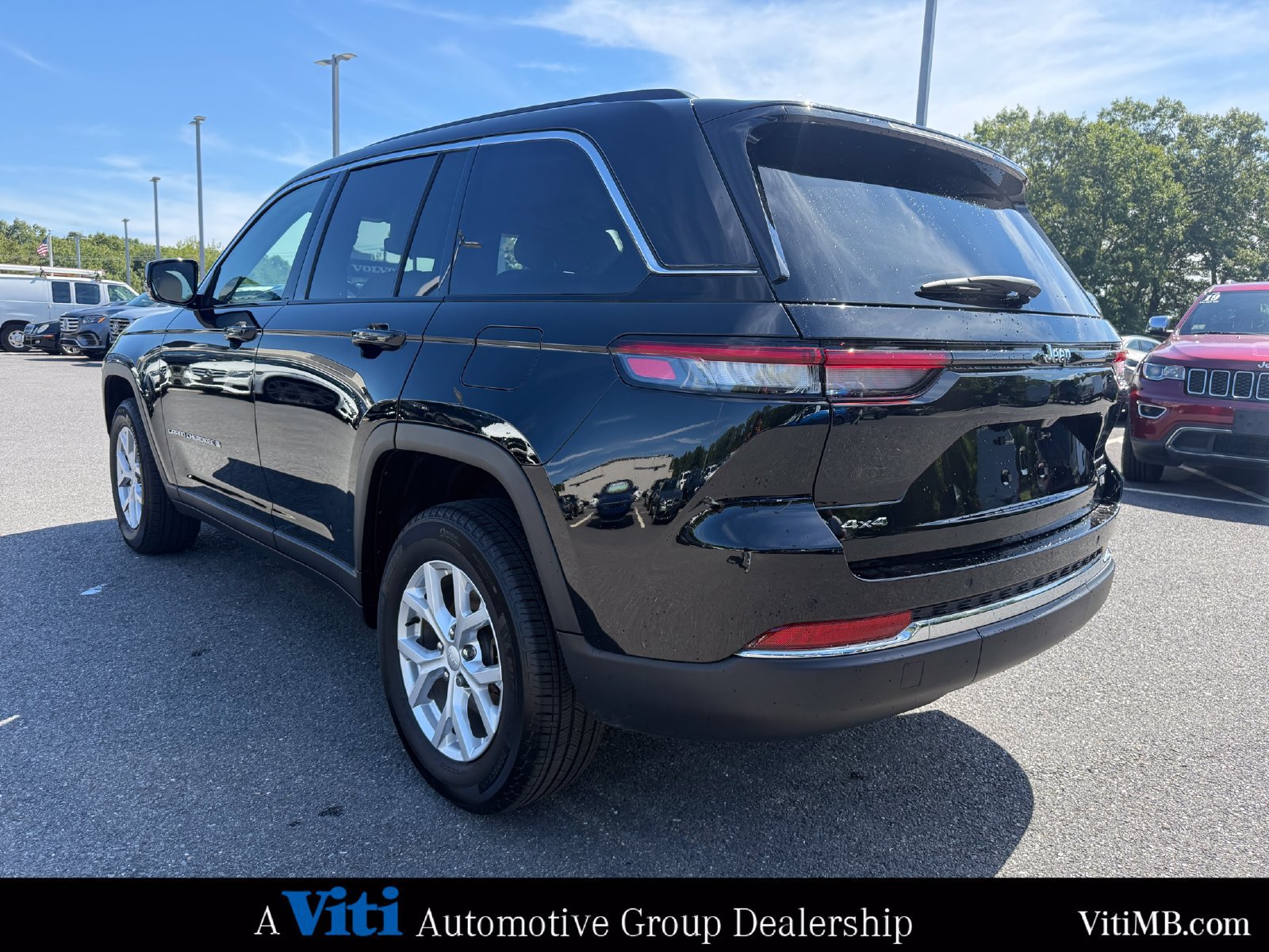Used 2023 Jeep Grand Cherokee Limited AWD/4WD image 6