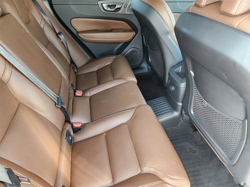 Used 2023 Volvo XC60 T8 Ultimate image 22