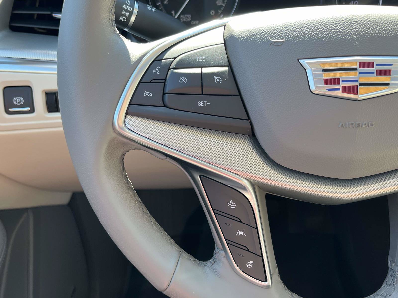 Used 2024 Cadillac XT5 Premium Luxury w/ Technology Package FWD image 23
