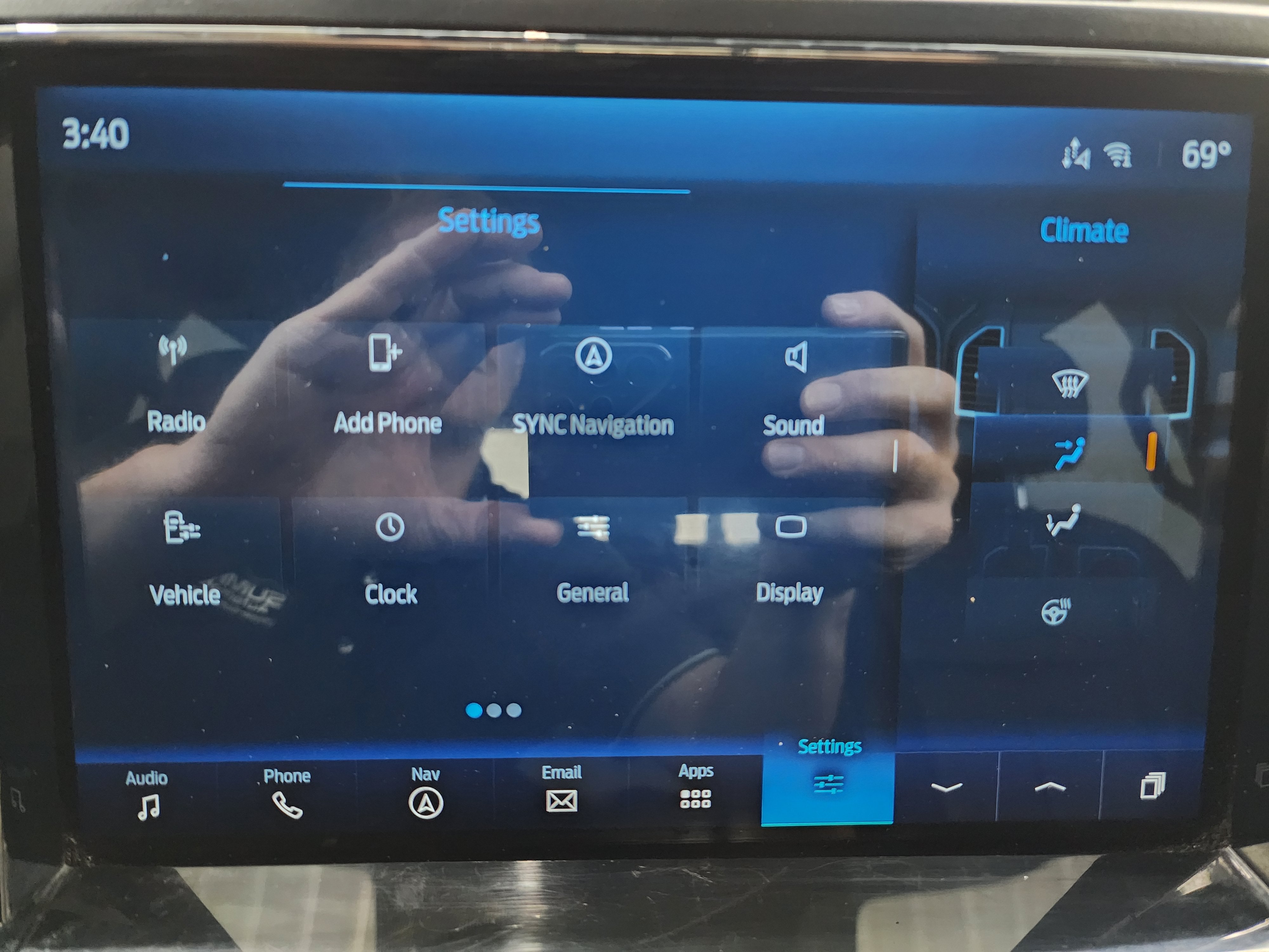 Used 2022 Ford F350 Lariat w/ Black Appearance Package AWD/4WD image 49