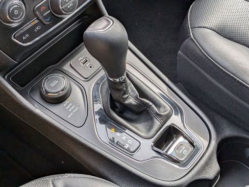 Certified 2019 Jeep Cherokee Limited image 16