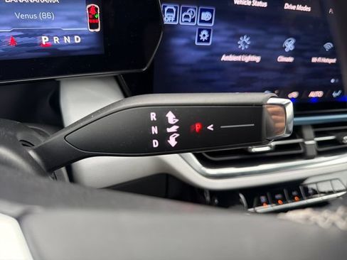 Certified 2025 Chevrolet Equinox EV LT FWD image 19