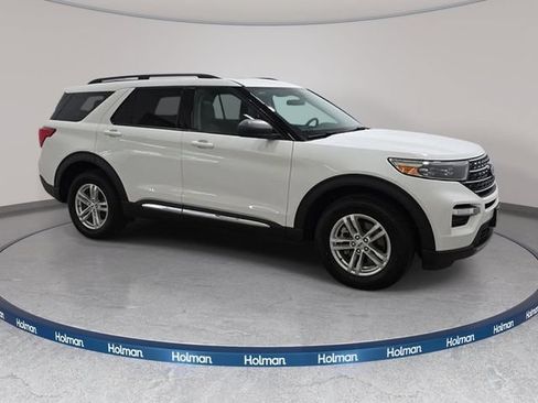 Used 2023 Ford Explorer XLT w/ Equipment Group 202A AWD/4WD image 4