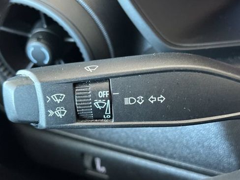 Used 2025 Chevrolet Colorado Trail Boss AWD/4WD image 37