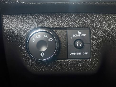 Used 2015 GMC Acadia SLE image 12