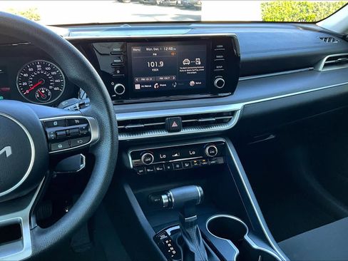 Used 2022 Kia K5 LX image 6