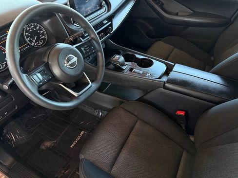 Certified 2024 Nissan Rogue SV FWD image 17