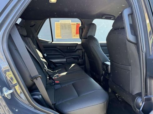 Used 2025 Toyota 4Runner SR5 AWD/4WD image 13