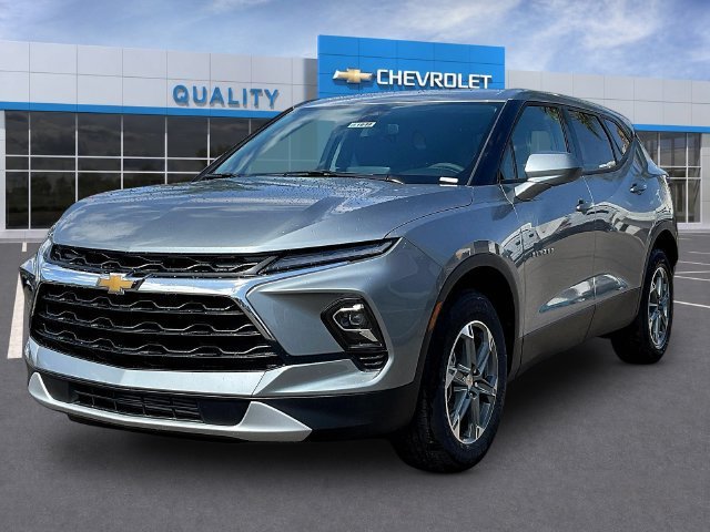 Used 2026 Chevrolet Blazer LT w/ Midnight/Sport Edition FWD image 2