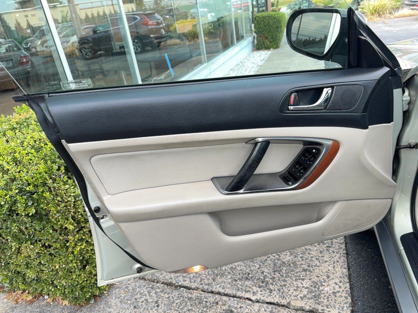 Used 2005 Subaru Outback 2.5i AWD/4WD image 15