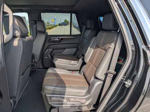 New 2026 Chevrolet Tahoe High Country AWD/4WD image 12