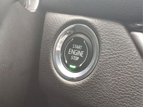 Used 2024 Cadillac XT4 Premium Luxury image 13