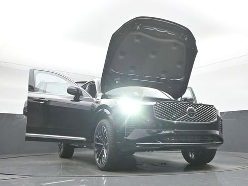 New 2026 Volvo XC90 T8 Plus w/ Protection Package Premier image 56