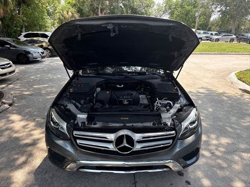 Used 2019 Mercedes-Benz GLC 350e 4MATIC image 36