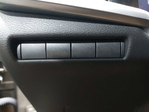 Certified 2025 Nissan Kicks SV image 42