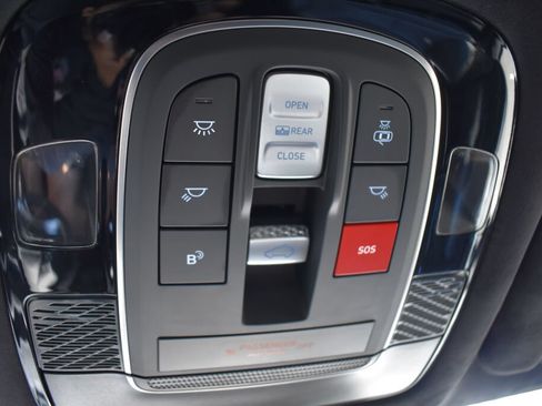 Used 2025 Hyundai Palisade Calligraphy AWD/4WD image 16
