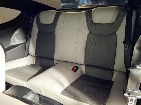 Used 2015 Hyundai Genesis 3.8 image 16