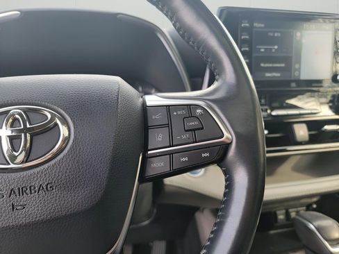 Used 2021 Toyota Highlander Limited image 21