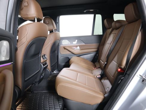 Used 2025 Mercedes-Benz GLS 450 4MATIC image 37