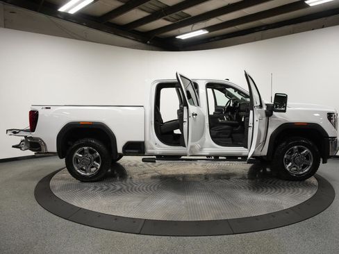 New 2026 GMC Sierra 2500 SLT w/ SLT Premium Package image 10