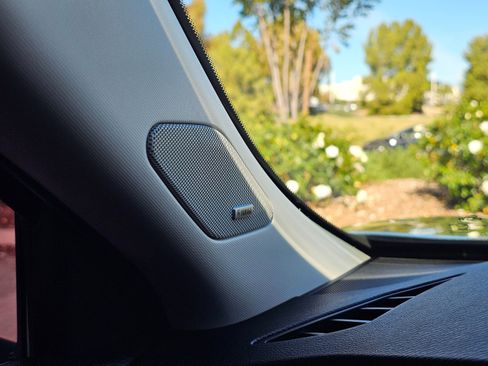 Used 2025 Mitsubishi Outlander SE image 35