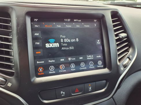 Used 2021 Jeep Cherokee Latitude Lux 80th Anniv w/ Quick Order Package 26U 80TH FWD image 7