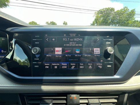 Certified 2024 Volkswagen Taos SE w/ Panoramic Sunroof Package FWD image 14