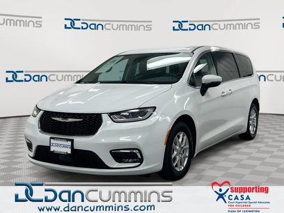 Used 2023 Chrysler Pacifica Touring-L