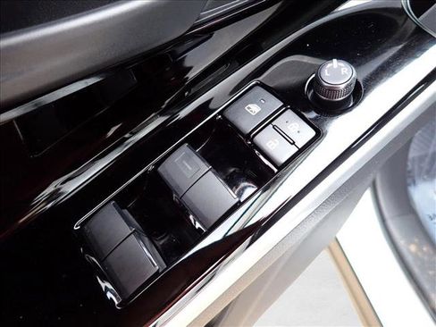 Used 2025 Subaru Solterra Premium w/ Premium Package image 13