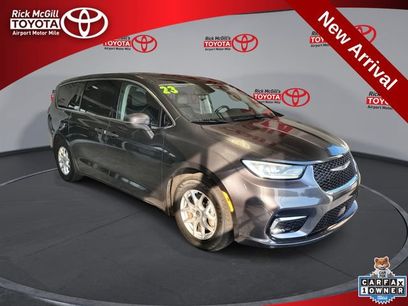 Used 2023 Chrysler Pacifica Touring-L