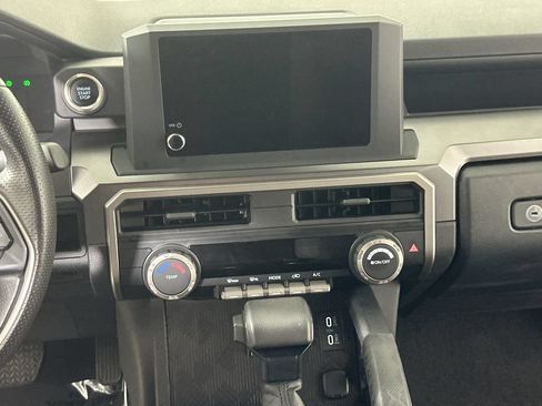 Used 2025 Toyota 4Runner SR5 AWD/4WD image 18