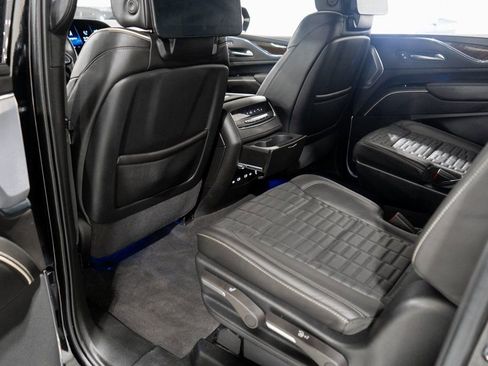 Used 2024 Cadillac Escalade ESV Sport Platinum w/ LPO, ONYX Package image 23