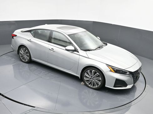 Used 2023 Nissan Altima 2.5 SL image 29