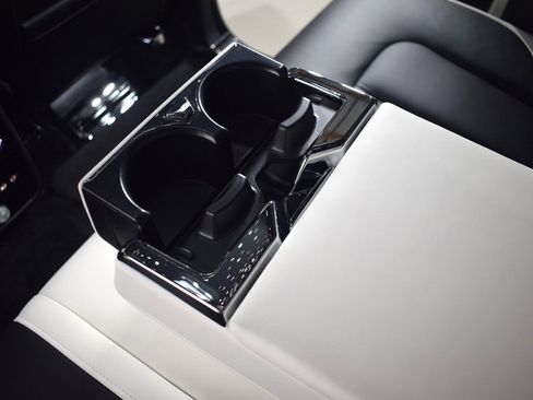 New 2026 Rolls-Royce Cullinan image 23