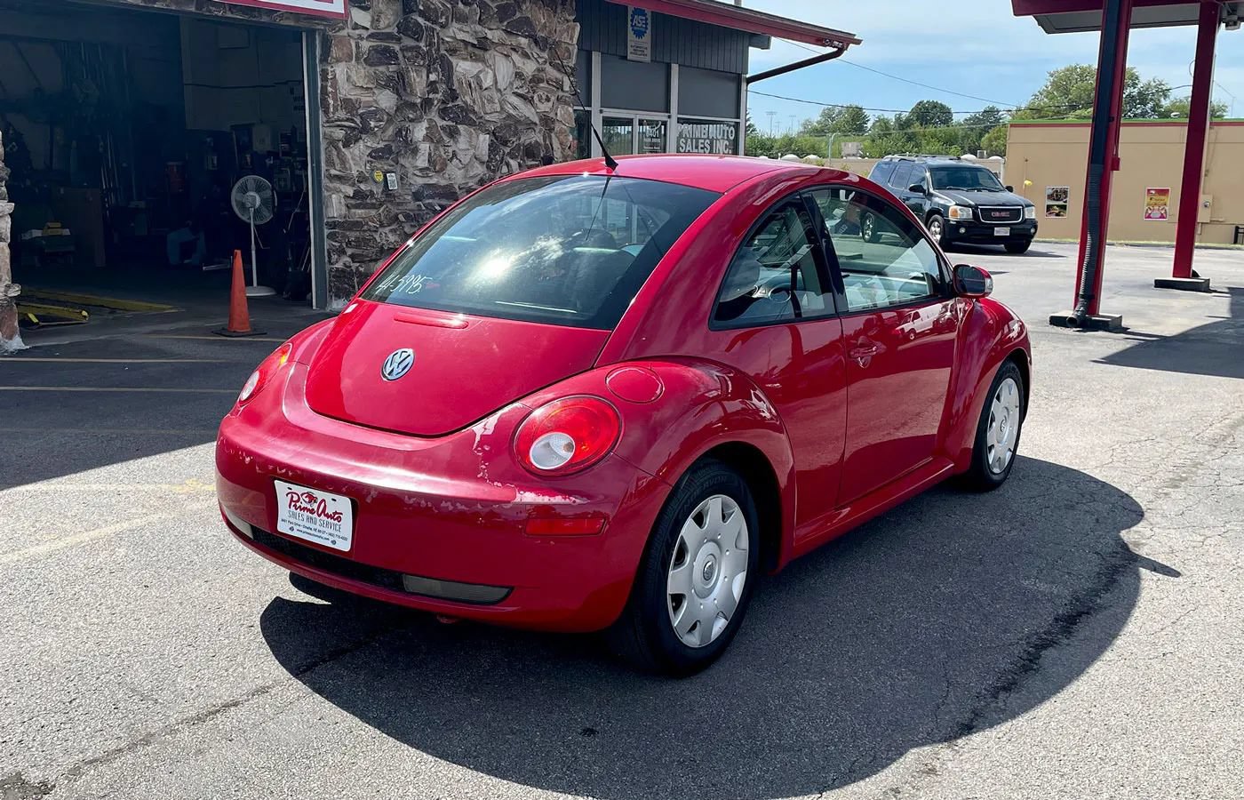 Used 2010 Volkswagen Beetle Coupe FWD image 7