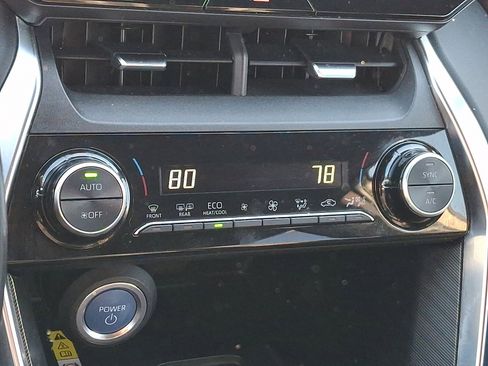 Used 2021 Toyota Venza XLE w/ Softex Package image 15