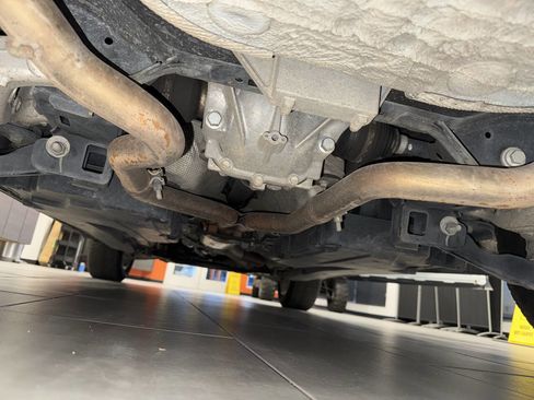 Used 2020 Jaguar F-PACE Premium image 25