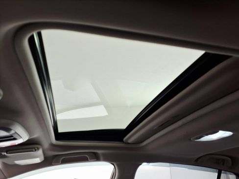 Used 2019 Subaru Crosstrek 2.0i Limited w/ Moonroof Package w/Navigation AWD/4WD image 13