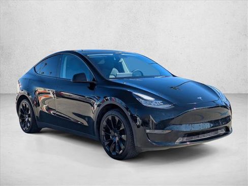 Used 2021 Tesla Model Y Long Range image 3