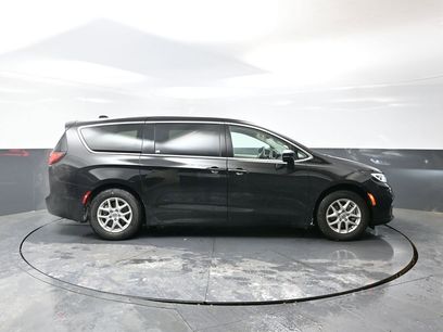 Used 2024 Chrysler Pacifica Touring-L
