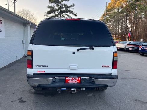 Used 2004 GMC Yukon SLE image 6