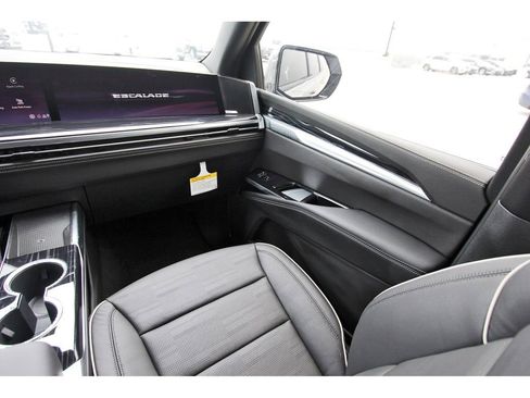 New 2026 Cadillac Escalade ESV Sport AWD/4WD image 10