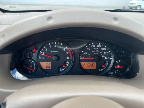 Used 2018 Nissan Frontier SV w/ Value Truck Package AWD/4WD image 12