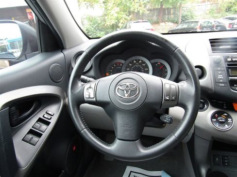 Used 2011 Toyota RAV4 Limited image 31