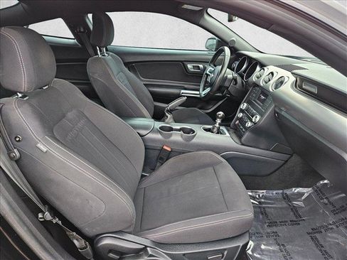 Used 2022 Ford Mustang GT RWD image 25